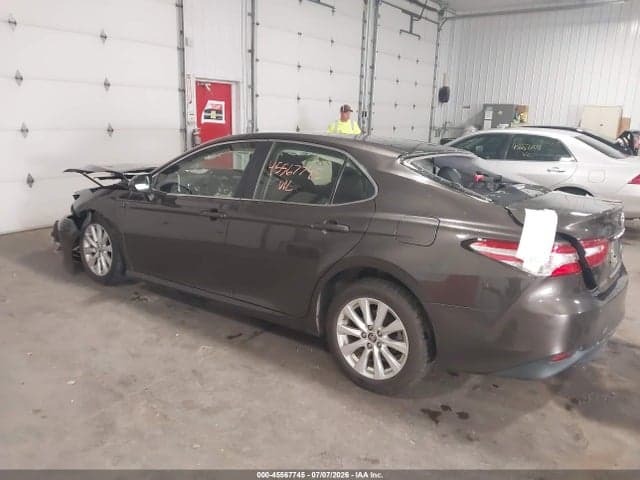 2018 TOYOTA CAMRY LE 3