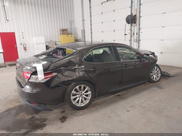 2018 TOYOTA CAMRY LE 4