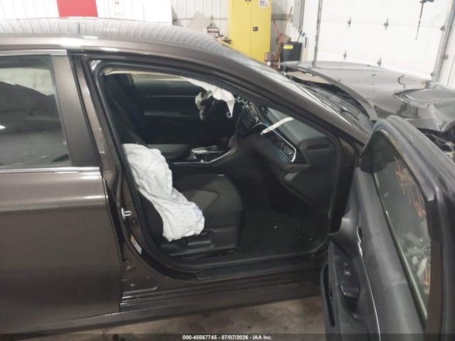 2018 TOYOTA CAMRY LE 5