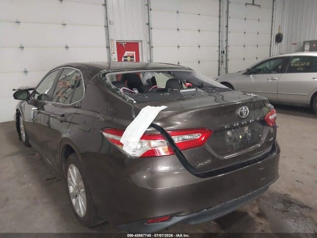 2018 TOYOTA CAMRY LE 6