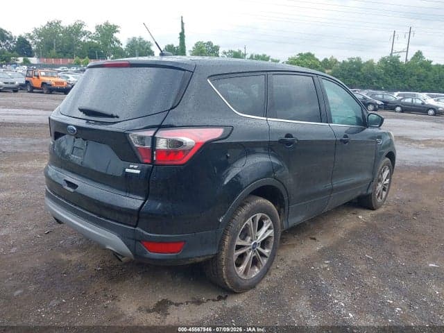 2017 FORD ESCAPE SE 4