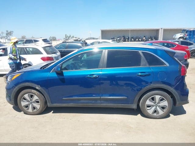 2022 KIA NIRO LX 14