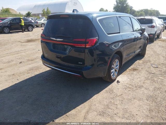 2023 CHRYSLER PACIFICA TOURING L AWD 4