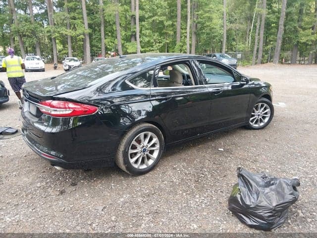2017 FORD FUSION SE 4