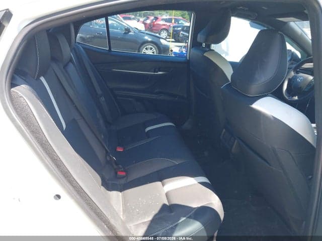 2025 TOYOTA CAMRY SE 8