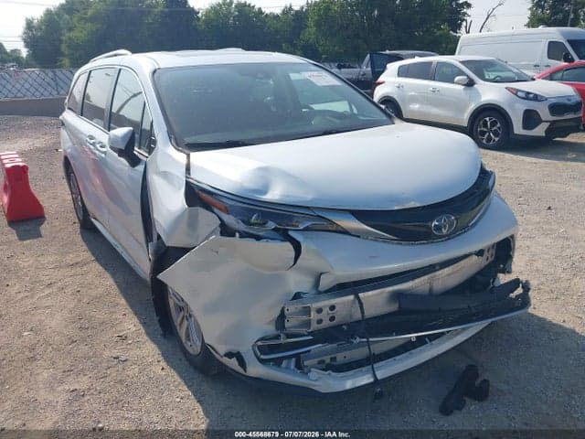 2022 TOYOTA SIENNA PLATINUM