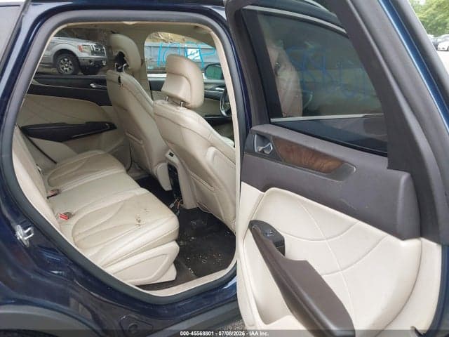 2017 LINCOLN MKC RESERVE 8