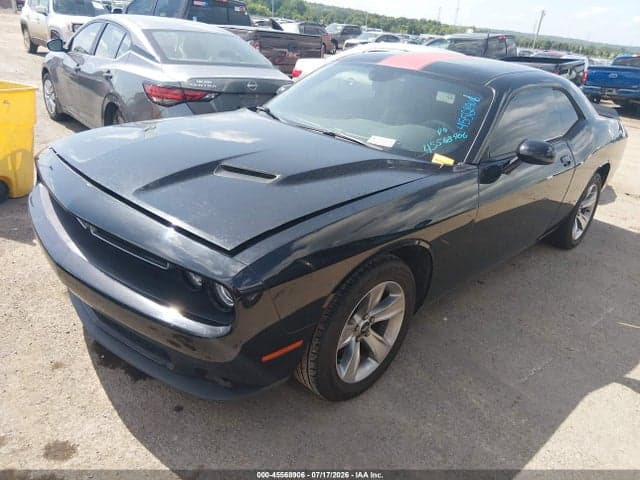 2018 DODGE CHALLENGER SXT 2