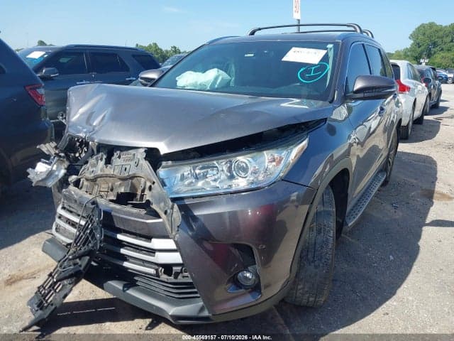 2018 TOYOTA HIGHLANDER XLE 2