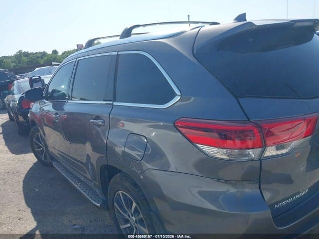2018 TOYOTA HIGHLANDER XLE 14