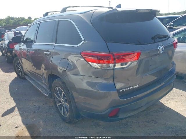 2018 TOYOTA HIGHLANDER XLE 3