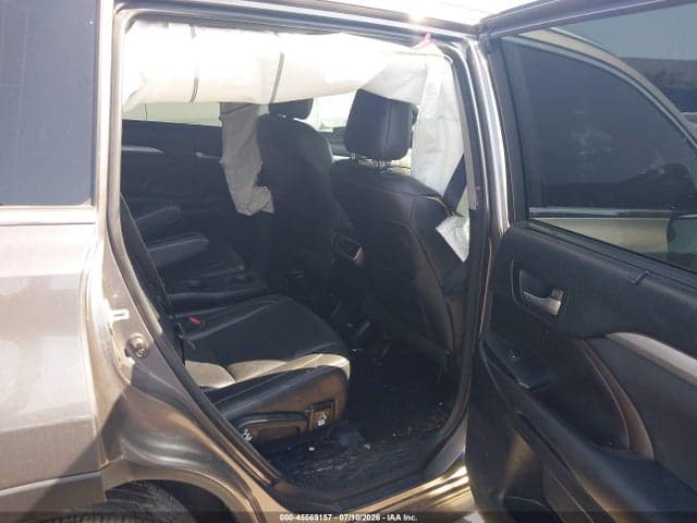 2018 TOYOTA HIGHLANDER XLE 8