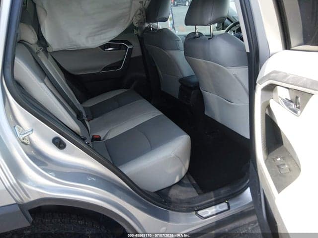 2022 TOYOTA RAV4 LIMITED 8