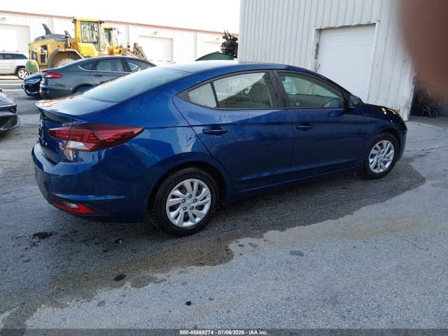2020 HYUNDAI ELANTRA SE 4