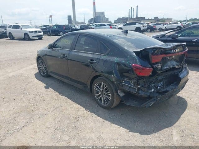 2023 KIA FORTE GT-LINE 3