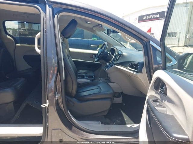 2020 CHRYSLER VOYAGER LXI 5