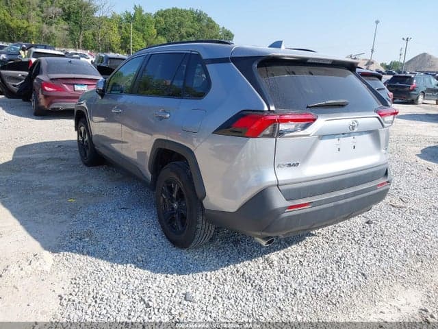 2020 TOYOTA RAV4 XLE 3