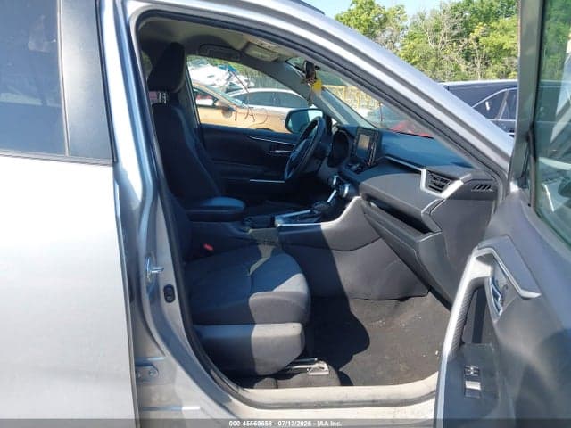 2020 TOYOTA RAV4 XLE 5