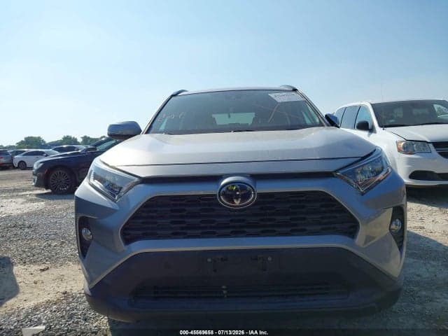 2020 TOYOTA RAV4 XLE 6