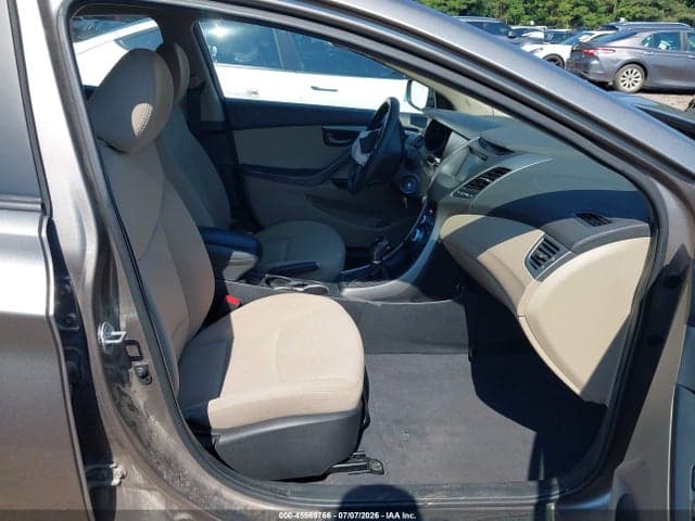 2016 HYUNDAI ELANTRA SE 5