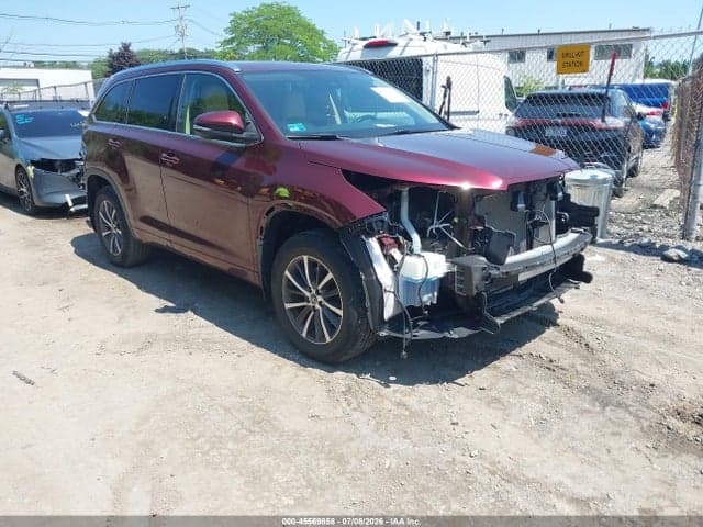 2018 TOYOTA HIGHLANDER XLE 1