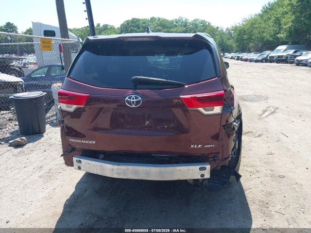 2018 TOYOTA HIGHLANDER XLE 16