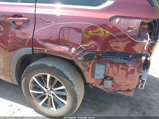 2018 TOYOTA HIGHLANDER XLE 17