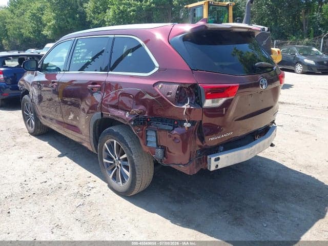 2018 TOYOTA HIGHLANDER XLE 3