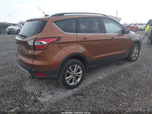 2017 FORD ESCAPE SE 4