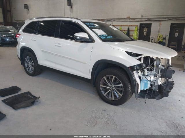2019 TOYOTA HIGHLANDER XLE 1