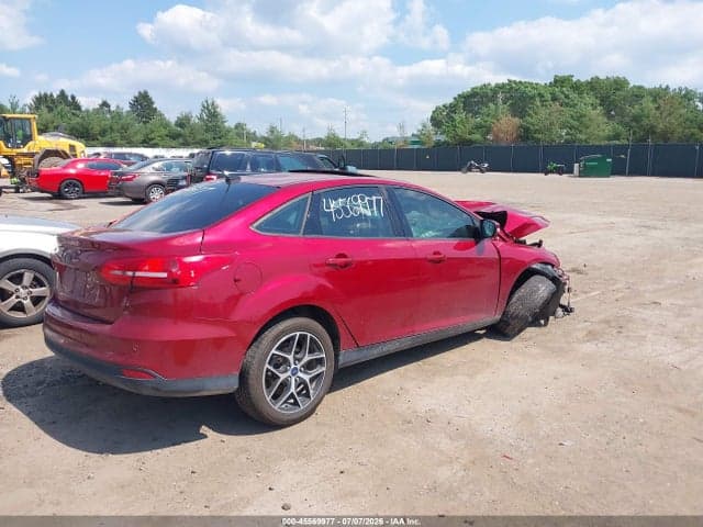 2017 FORD FOCUS SEL 4
