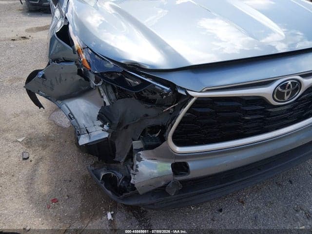 2022 TOYOTA HIGHLANDER XLE 6