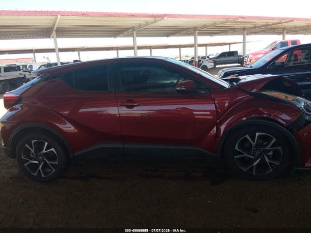 2018 TOYOTA C-HR XLE 14