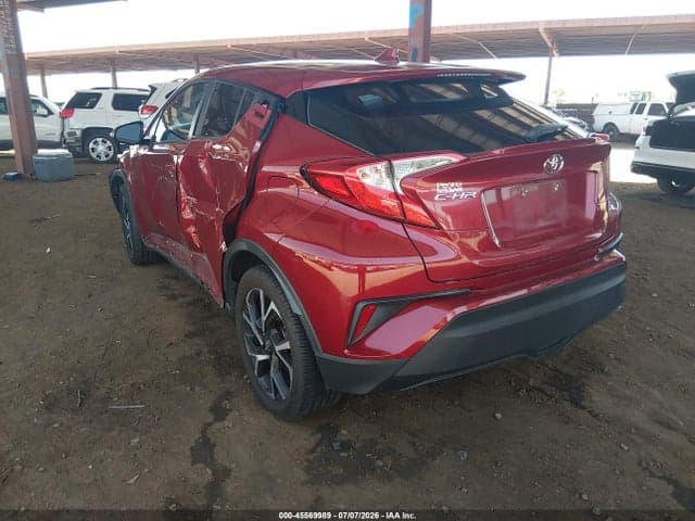 2018 TOYOTA C-HR XLE 3
