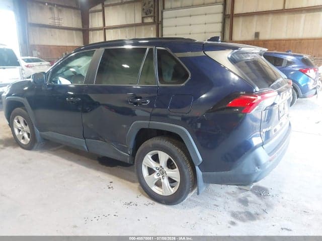 2020 TOYOTA RAV4 XLE 3