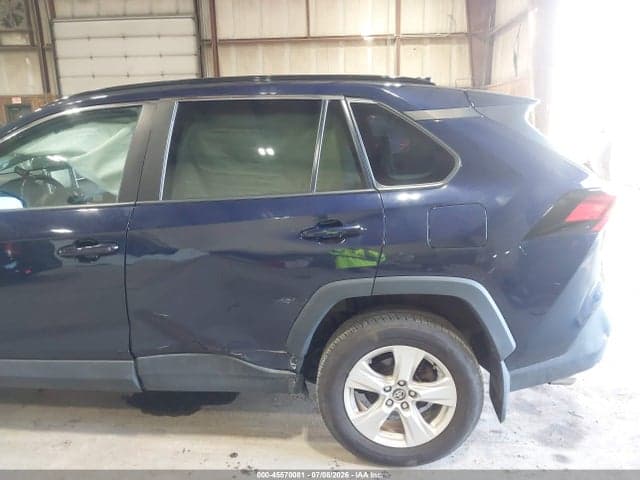 2020 TOYOTA RAV4 XLE 6