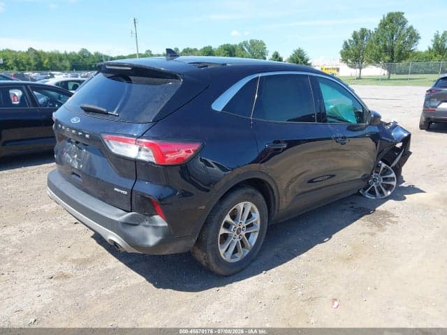 2021 FORD ESCAPE SE 4