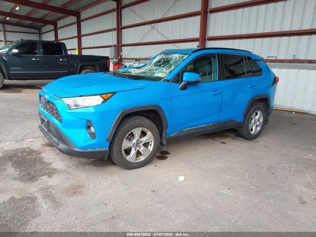 2020 TOYOTA RAV4 XLE 2
