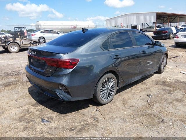 2023 KIA FORTE GT-LINE 4