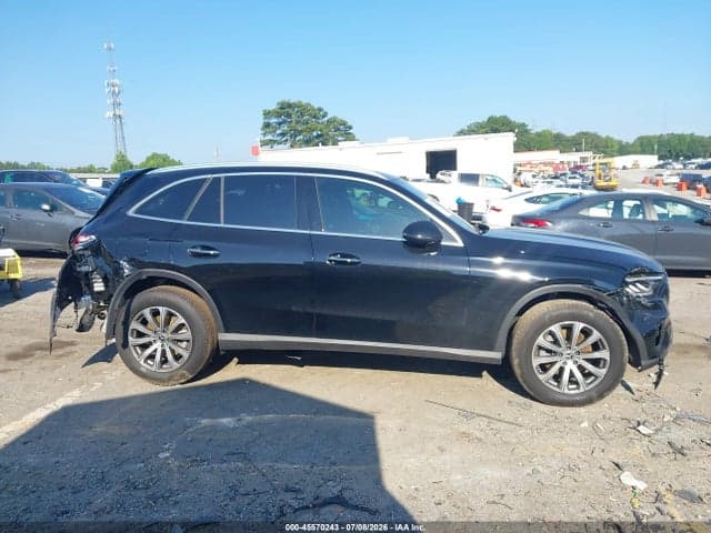 2026 MERCEDES-BENZ GLC 300 SUV 12