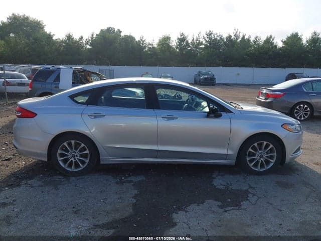 2017 FORD FUSION SE 13