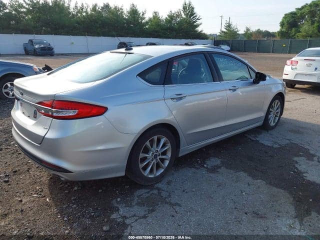 2017 FORD FUSION SE 4