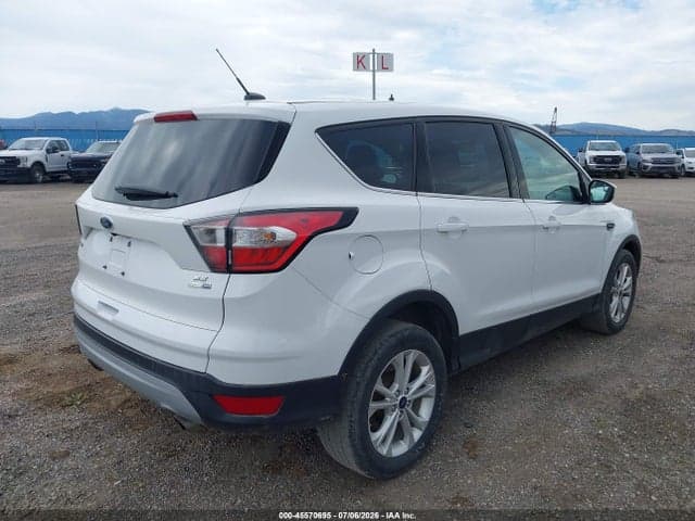 2017 FORD ESCAPE SE 4