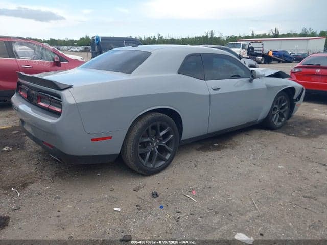 2022 DODGE CHALLENGER SXT 4