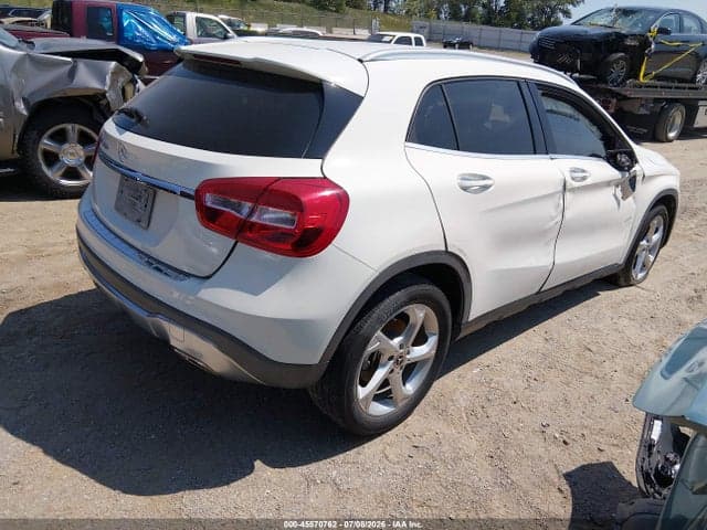 2018 MERCEDES-BENZ GLA 250 4