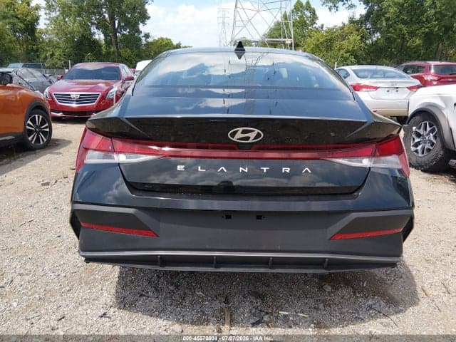 2024 HYUNDAI ELANTRA SE 16