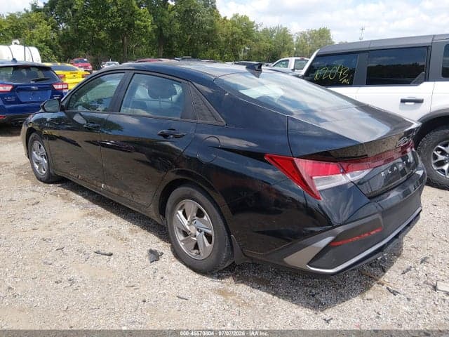 2024 HYUNDAI ELANTRA SE 3