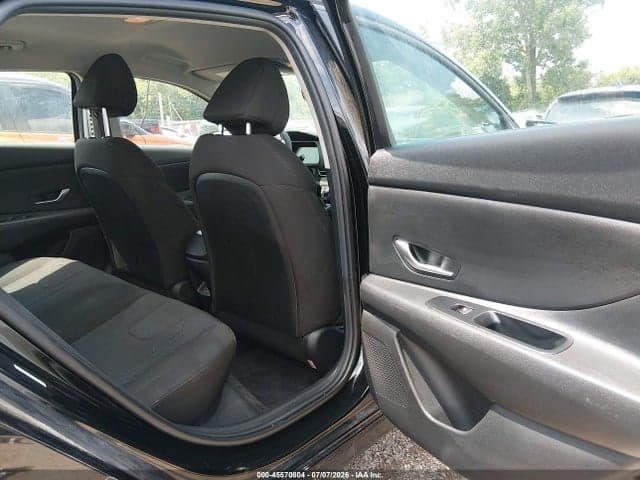 2024 HYUNDAI ELANTRA SE 8