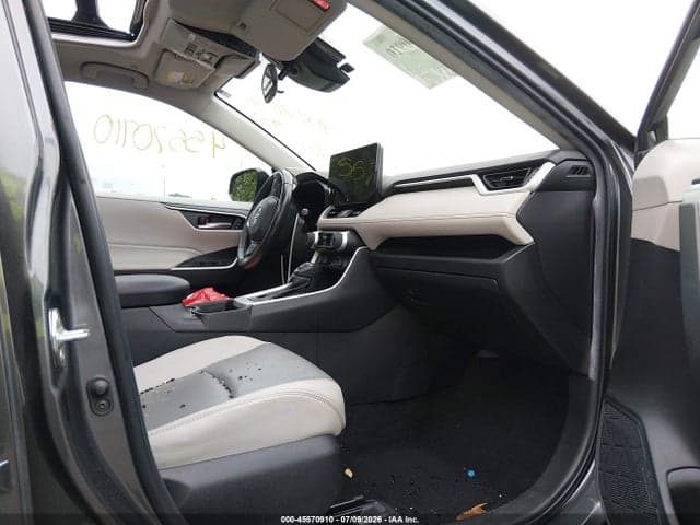 2023 TOYOTA RAV4 XLE PREMIUM 5