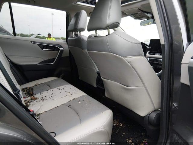 2023 TOYOTA RAV4 XLE PREMIUM 8